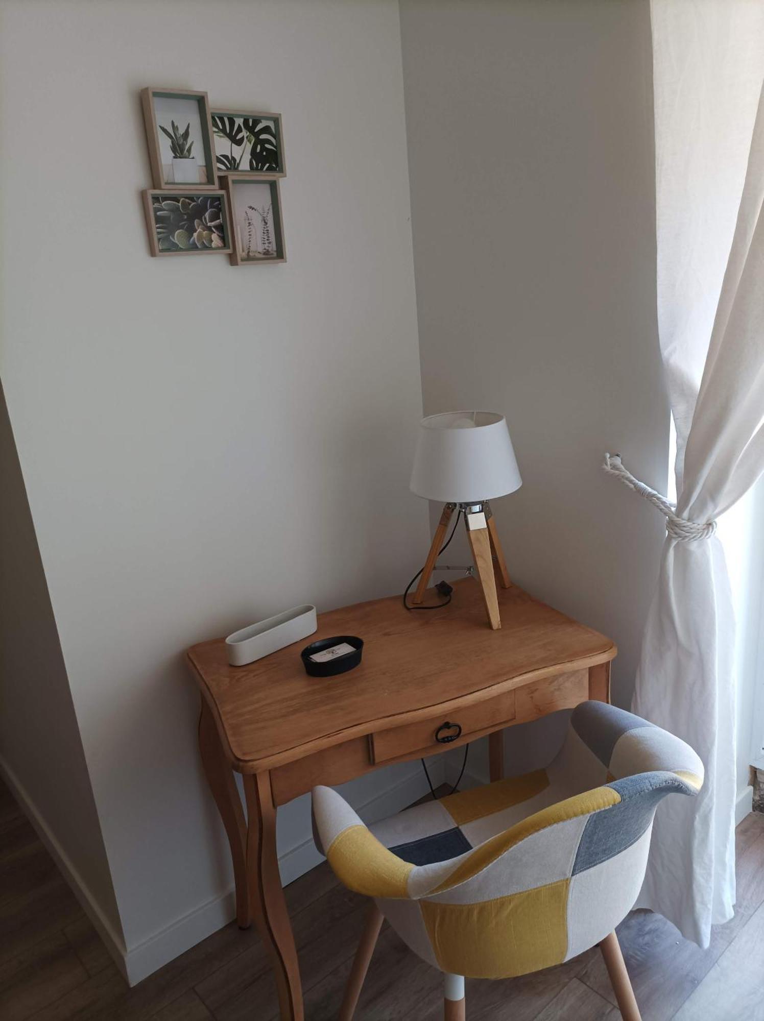 Gite De Charme - 3 Chambres, 5 Lits - De 4 A 7 Personnes Avanton Exterior foto